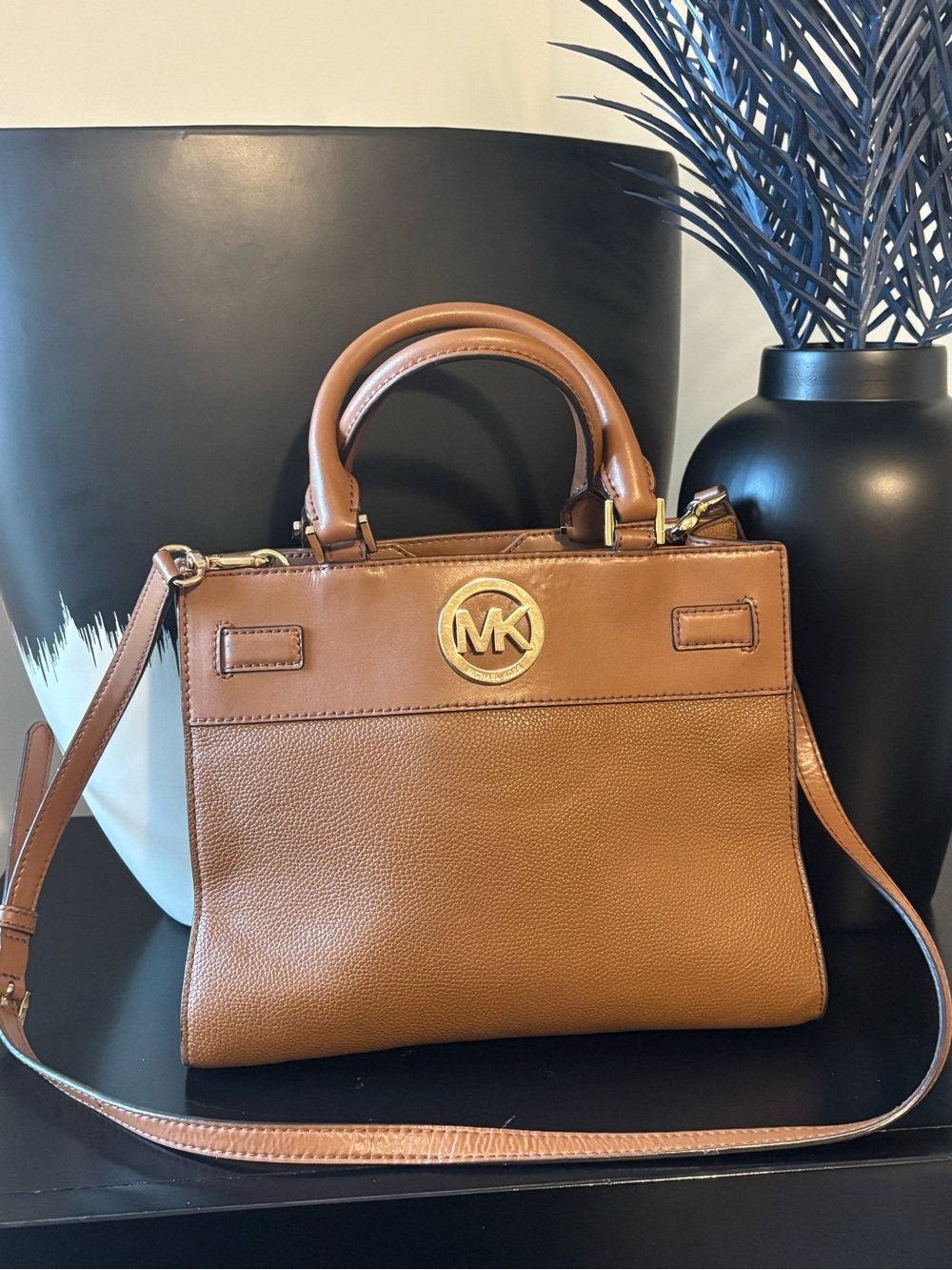 MICHAEL KORS Brown Leather Satchel with Gold Logo
